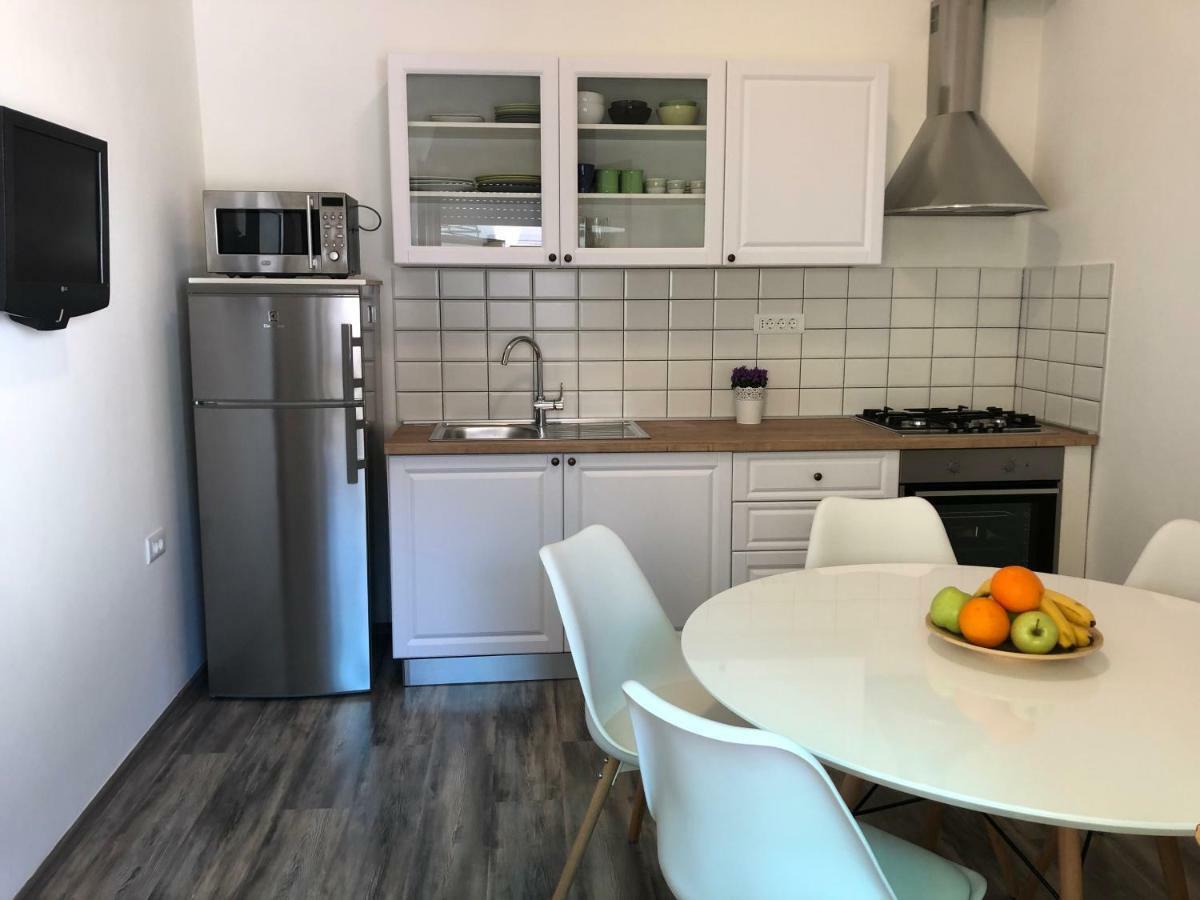 Apartment Check In Пула Экстерьер фото